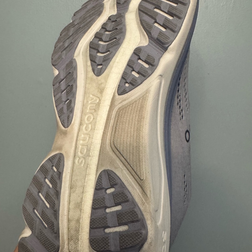 Women’s Saucony Hurricane 25 - Picture 13 of 14